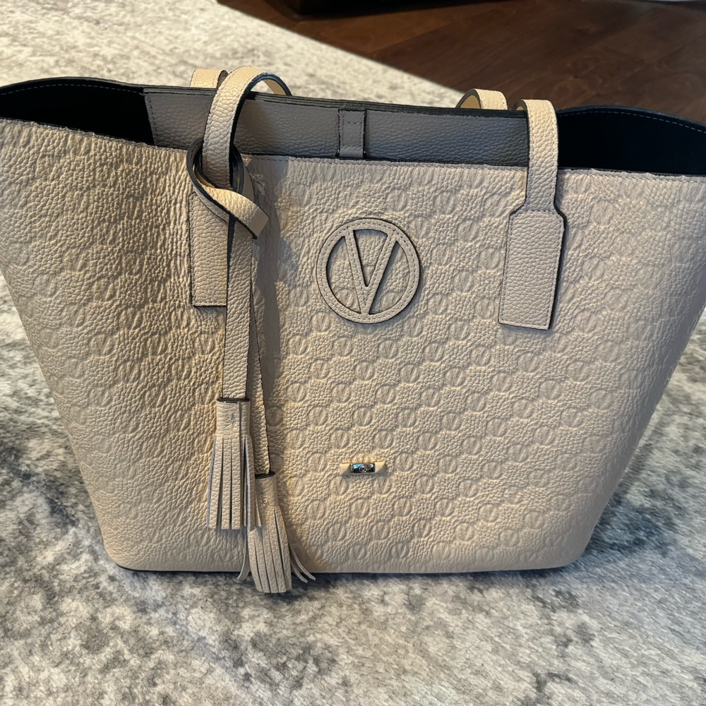 Large Valentino by Mario Valentino Cream colored tote - Picture 4 of 4